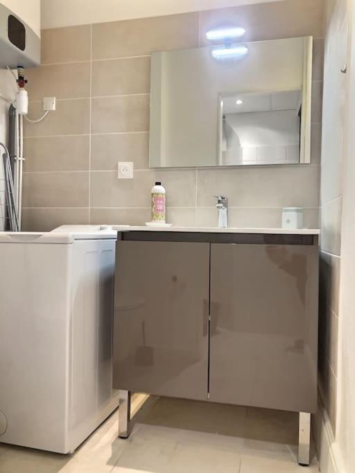 Appartement Elegant Et Confortable Cote Gare อัมเบรู-ออง-บูเจย์ ภายนอก รูปภาพ